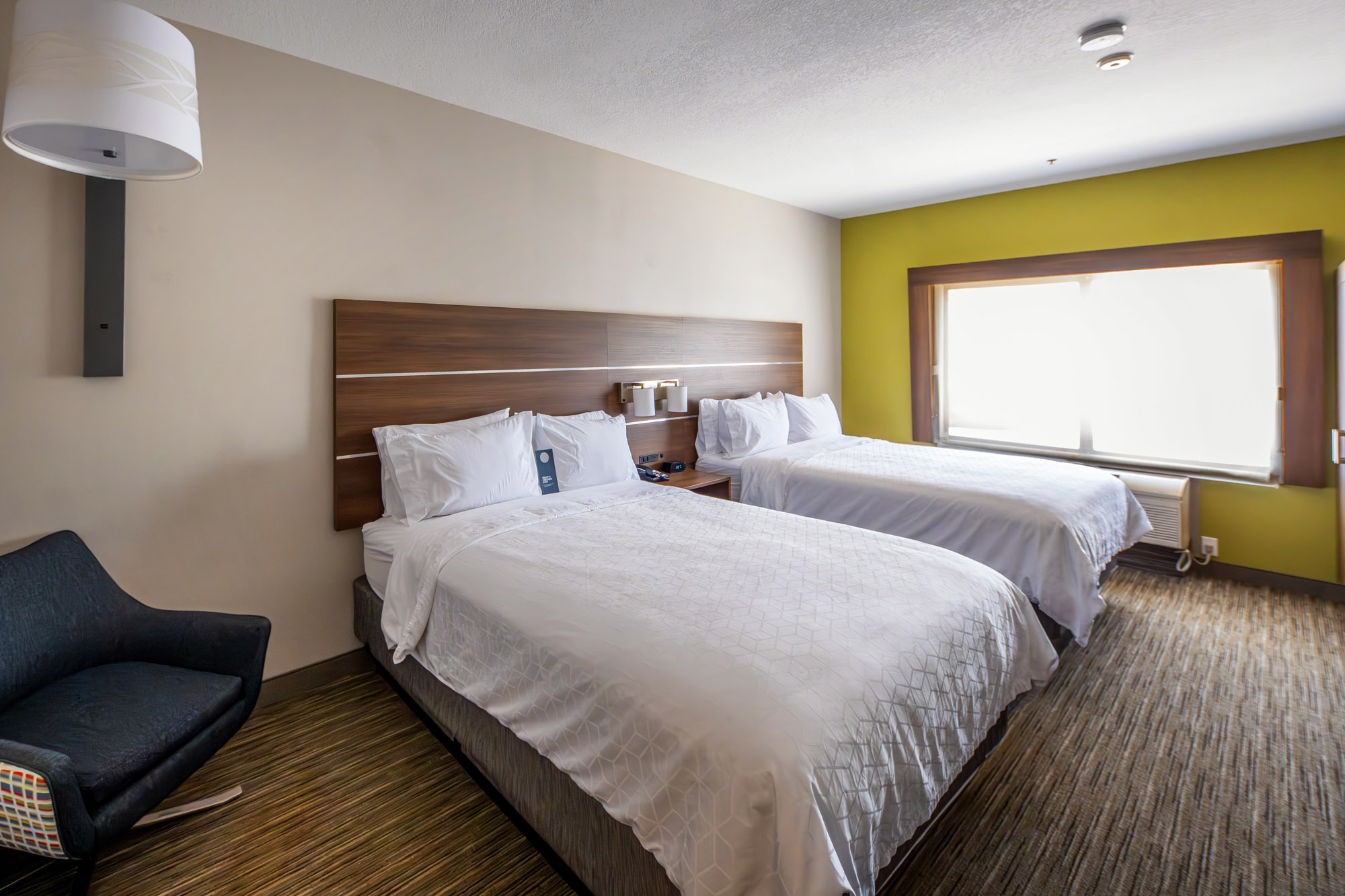 Holiday Inn Lake Forest WaterStar DSC 2473 web