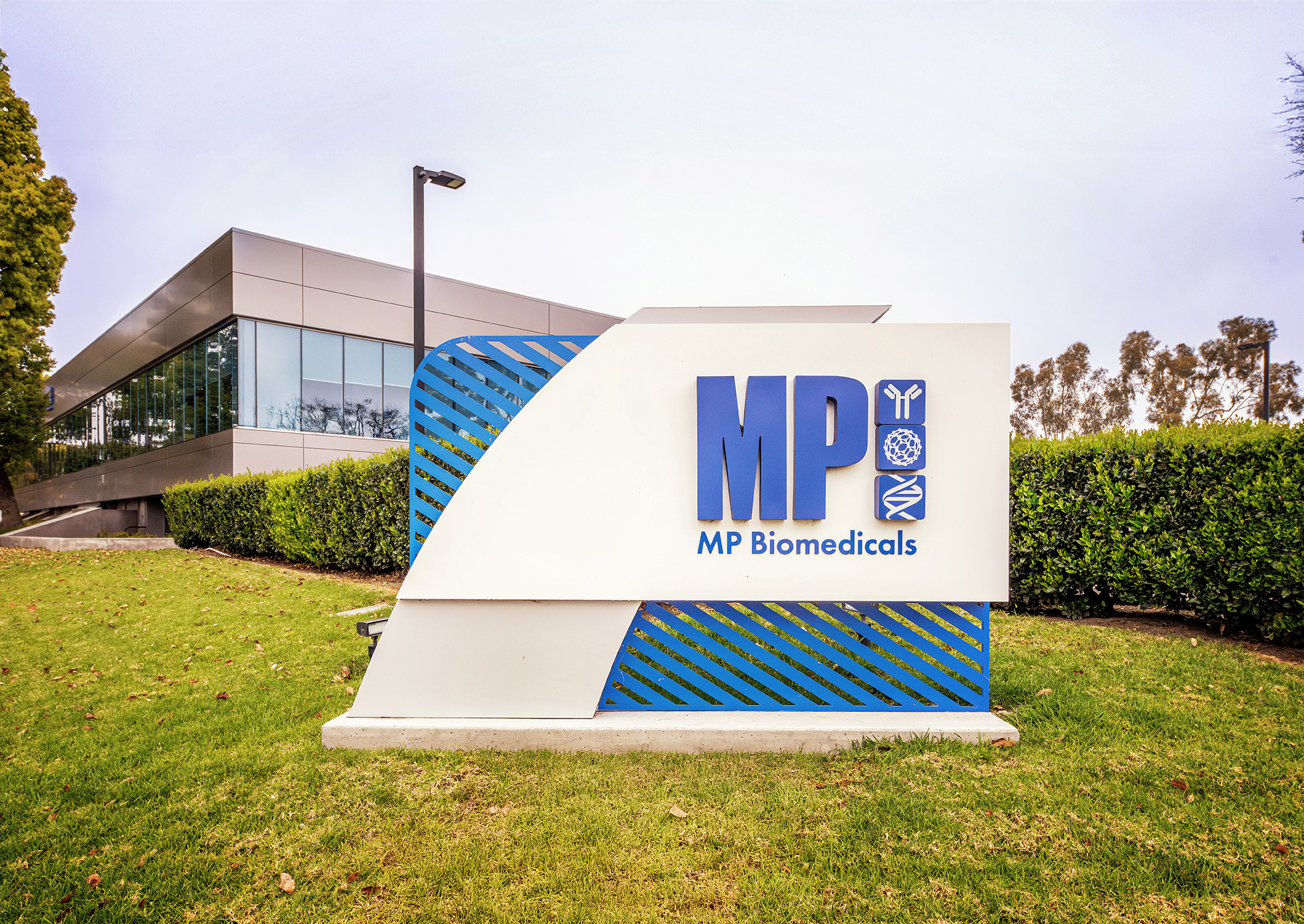 MP Biomedicals receiving WaterStar Award