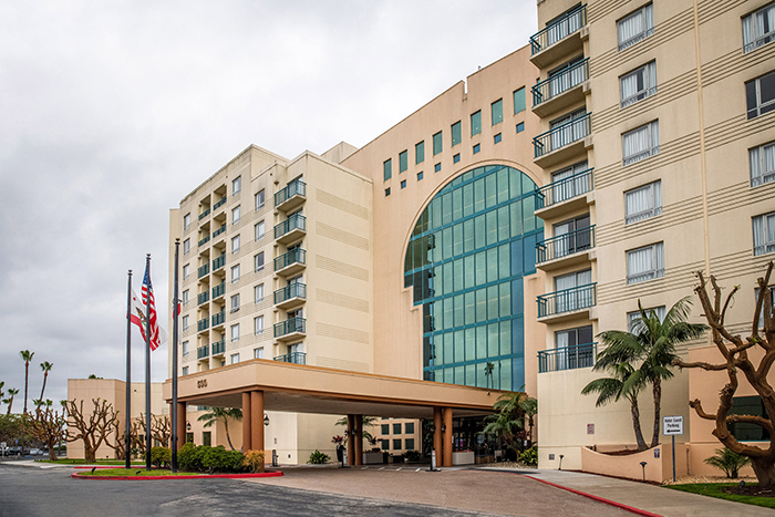 Holiday Inn Lake Forest Storefront
